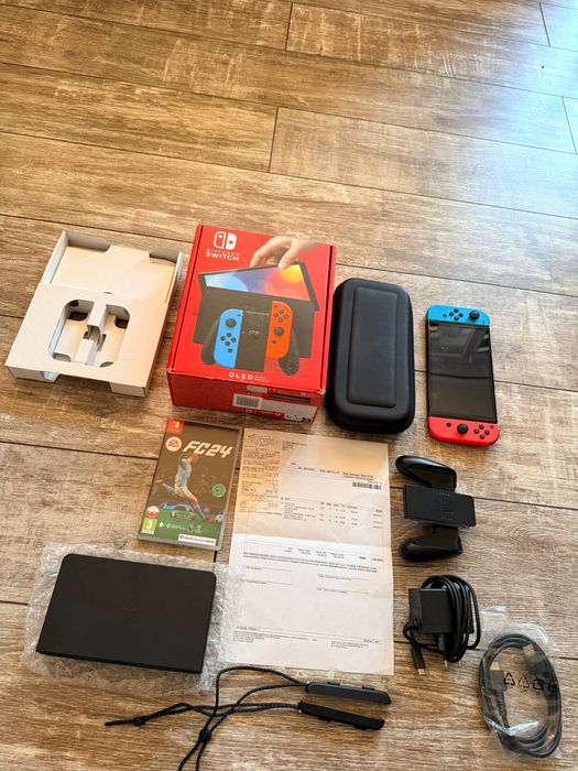 Nintendo Switch OLED w bdb stanie,Fifa 24,Etui,karta 64 GB.