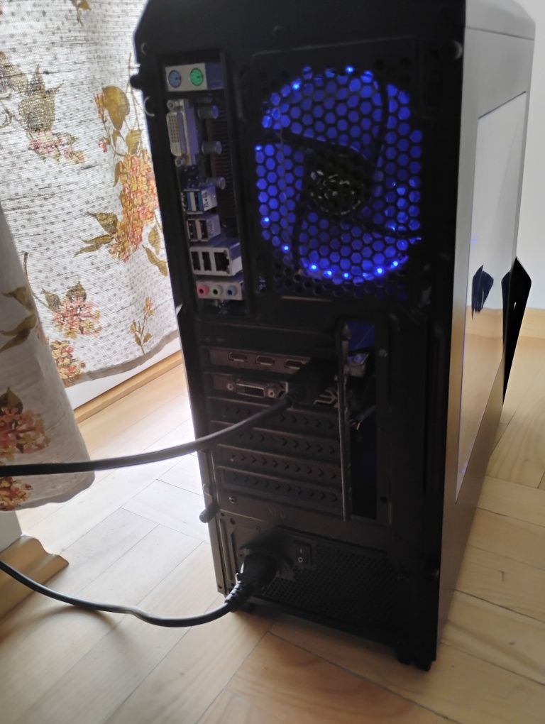 Sprzedam komputer 1050ti.