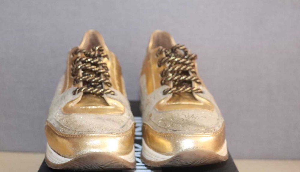 Sapatilhas Camurça e pele