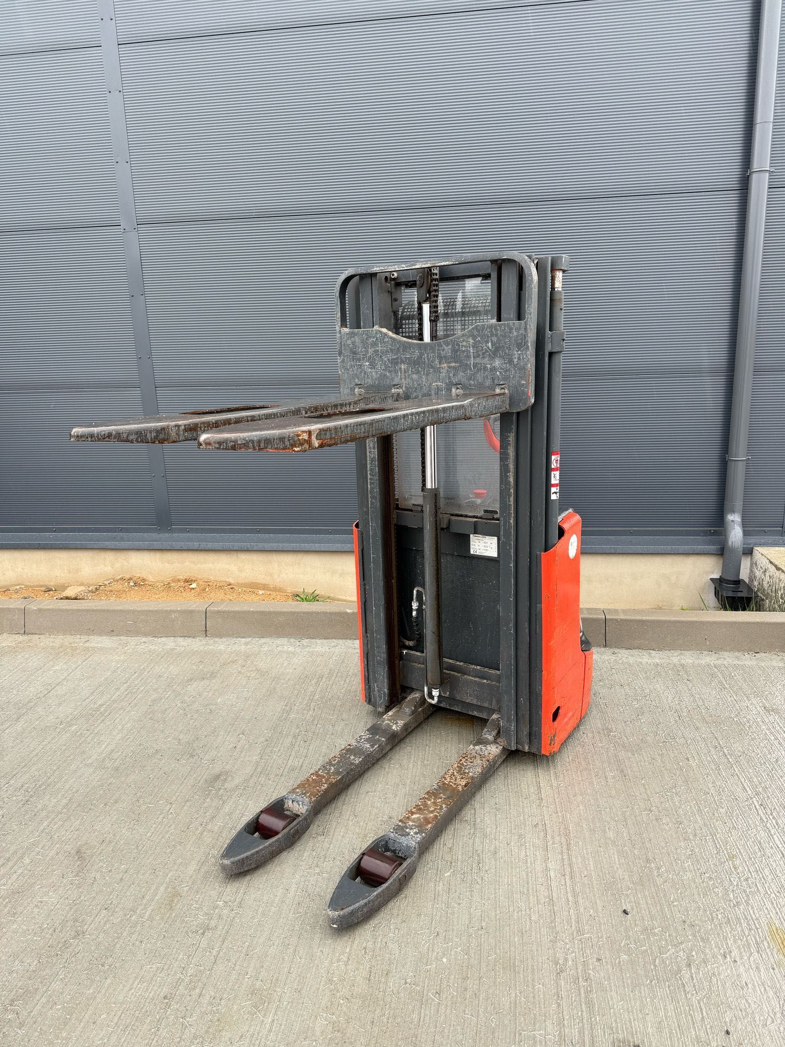 Linde L12 triplex 3,6m wózek paletowy z masztem wolny skok 232h