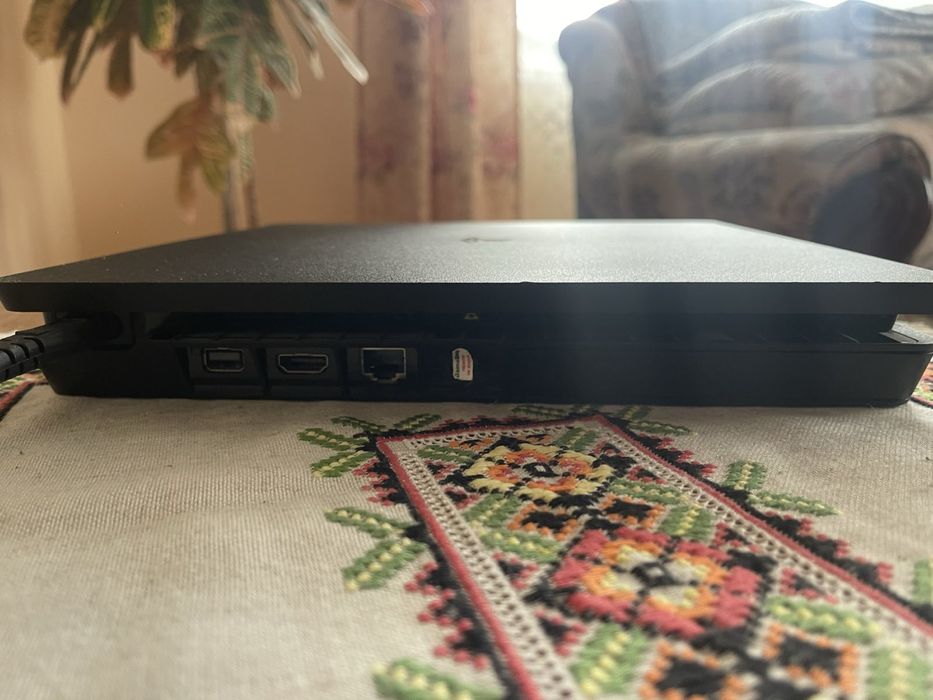 Plastation 4 slim