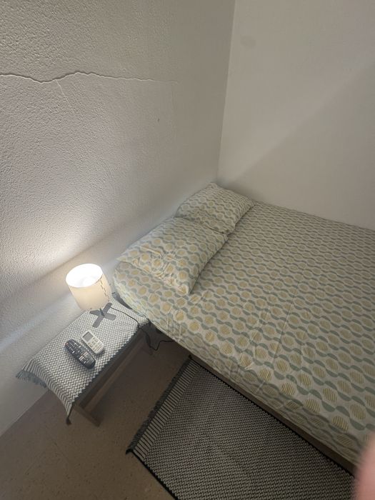 Alugo quarto casal ou solteiro