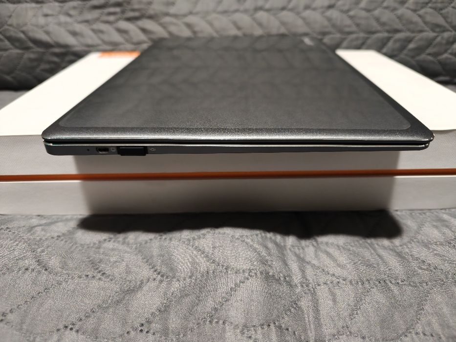 Laptop z Windows, 6 GB RAM, 128 GB SSD jak nowy