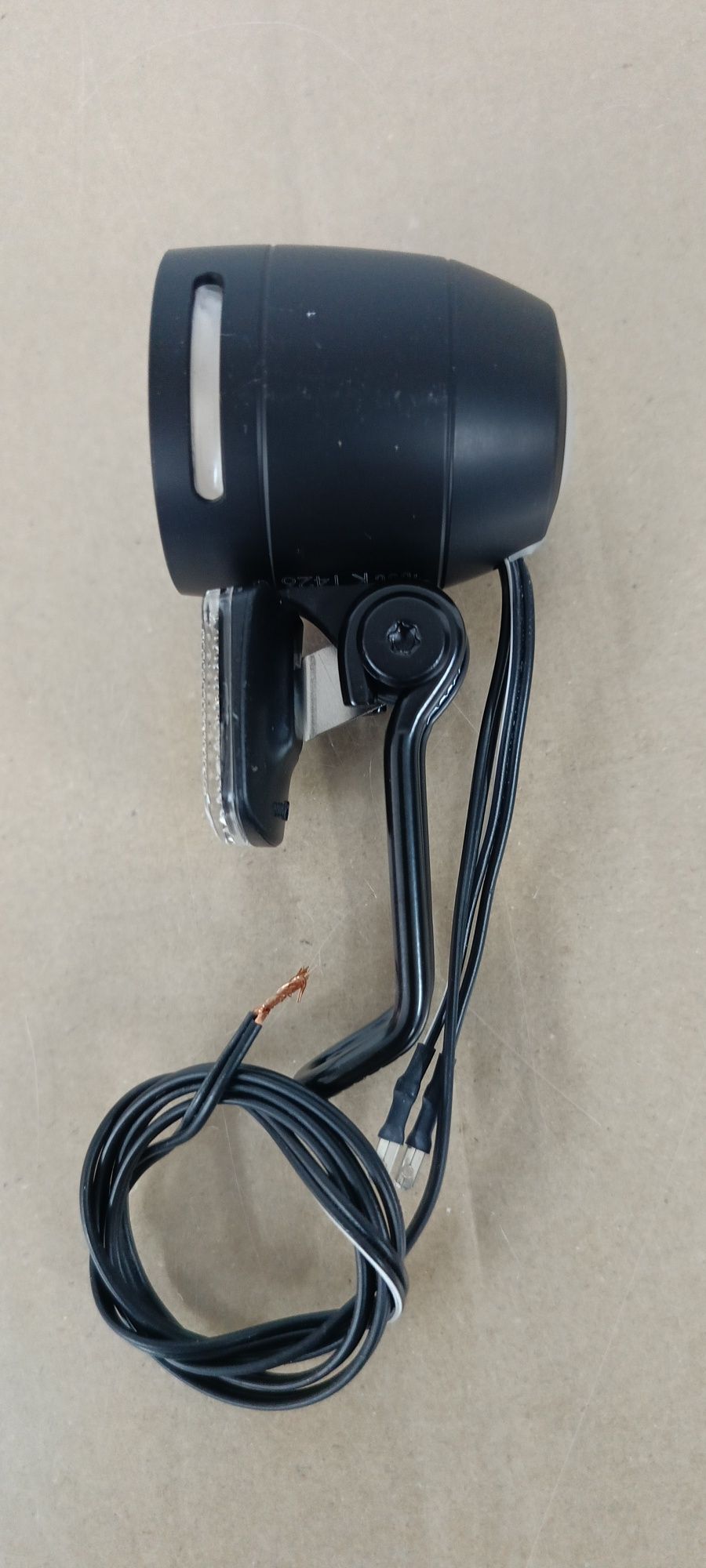 Busch Müller IQ-XS Senso Plus 70Lux . Lampka przednia Dynamo.