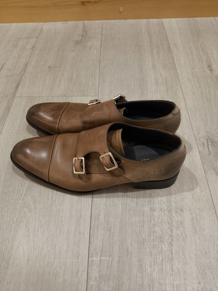 Monki brązowe Zara Man 44