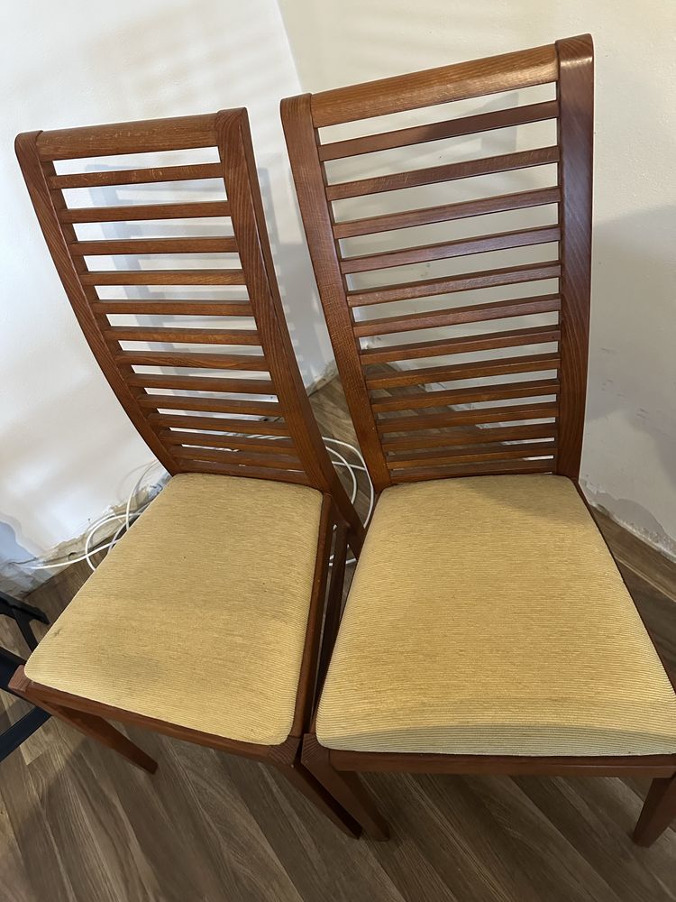 Mesa extensivel com 4 cadeiras