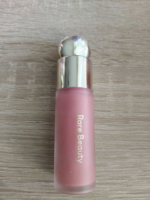 Rare Beauty Happy róż