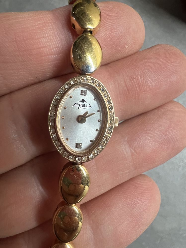 Годинник жіночий швейцарський Apella апелла з кристалами сваровскі