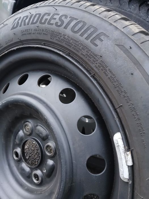 Bridgestone 185/60R/15 84T z 2019 r. (ZIMOWE)