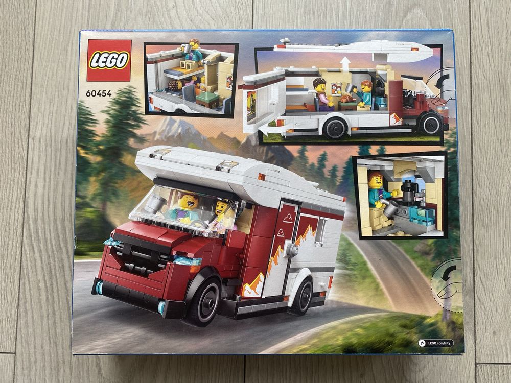 Nowe LEGO City Wakacyjny kamper pełen przygód 60454