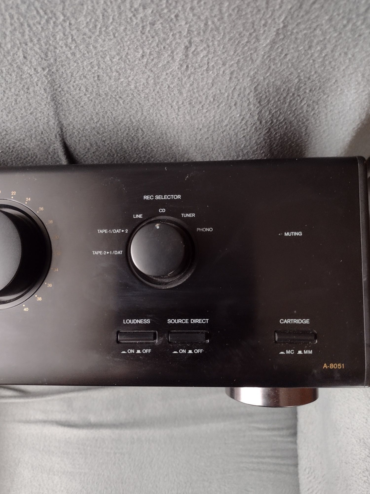 Wzmacniacz ONKYO R 1