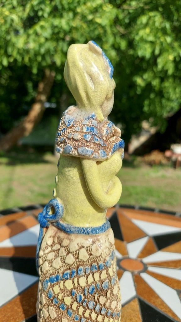 Bardzo stara zabytkowa ,  unikatowa figurka ceramiczna  ,