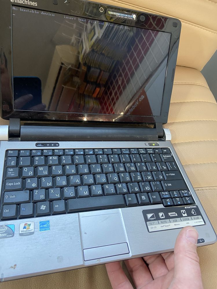 Нетбук Emachines kav60