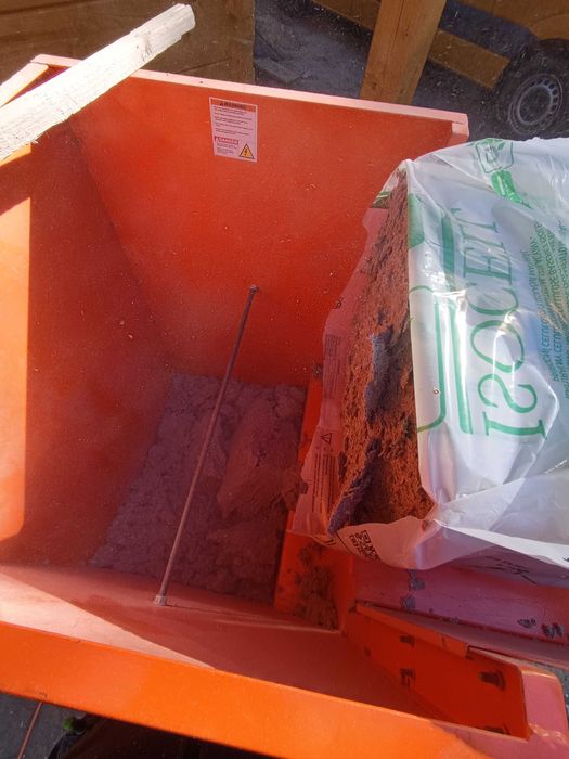 Izolacja celulozą, wdmuchiwanie wełny celulozowej, ocieplenie poddaszy