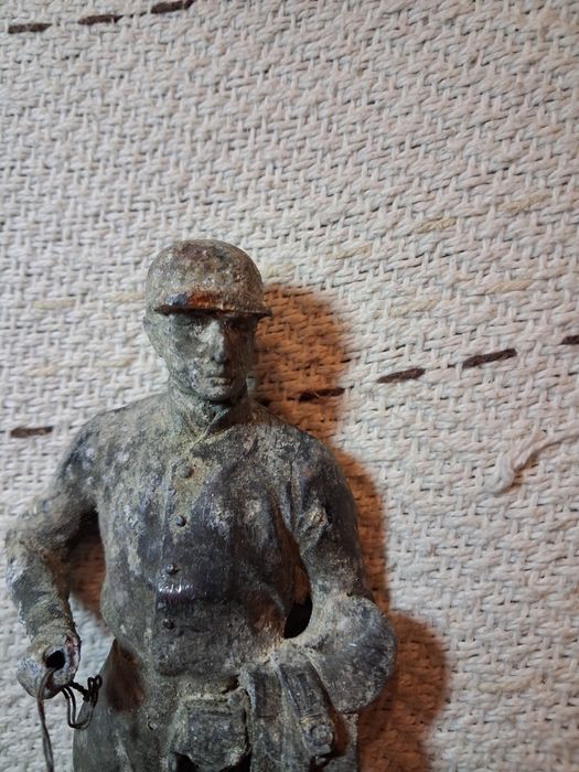 Stara figura z mosiądzu motyw myśliwski