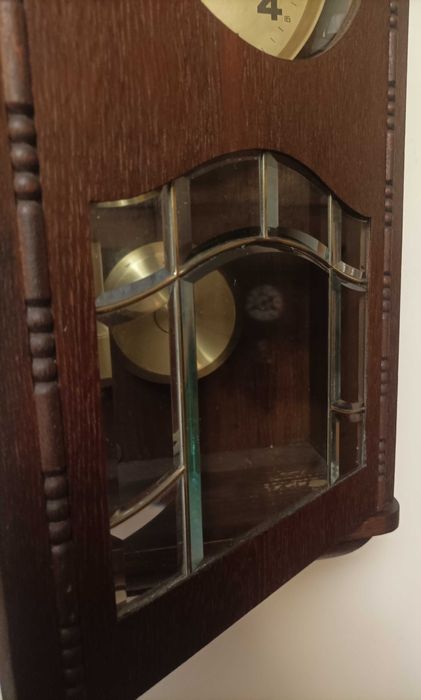 Stary zegar Babka Gustava Beckera