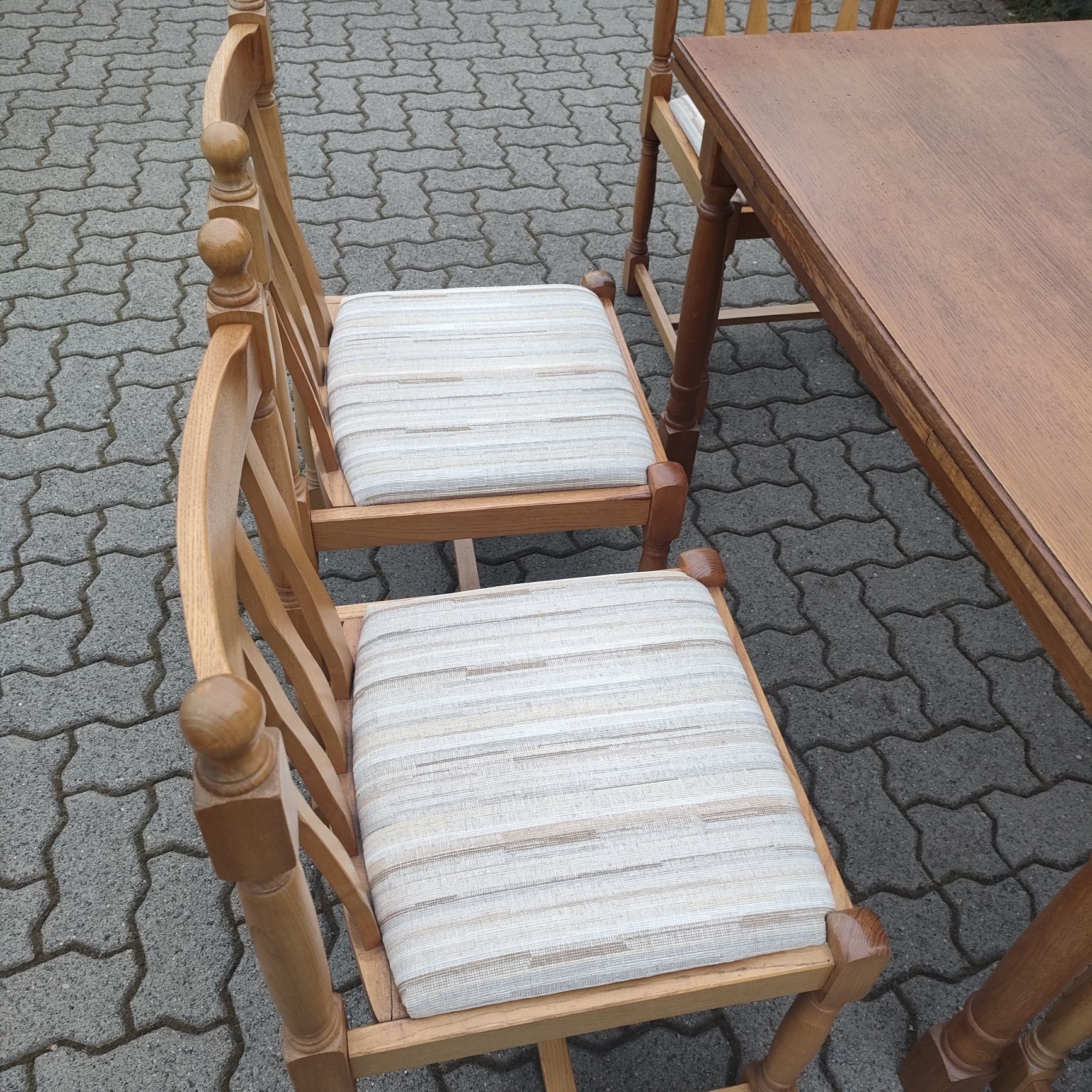 Stół drewniany rozkładany z 6 krzesłami - Transport