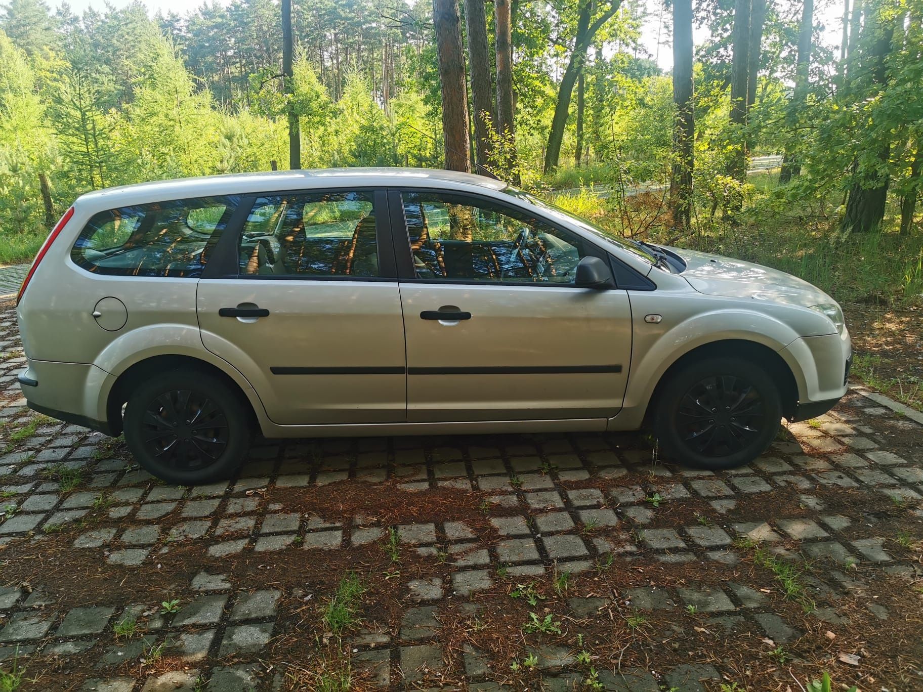 Ford Focus 2005r ubezpieczony zarejestrowany