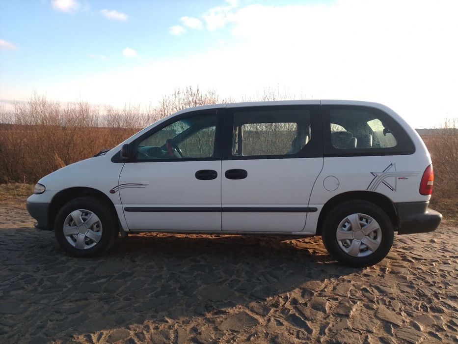 Продам Доджа 7 місний