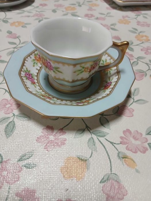 Chavena com pires  -Museu da Porcelana 1999.