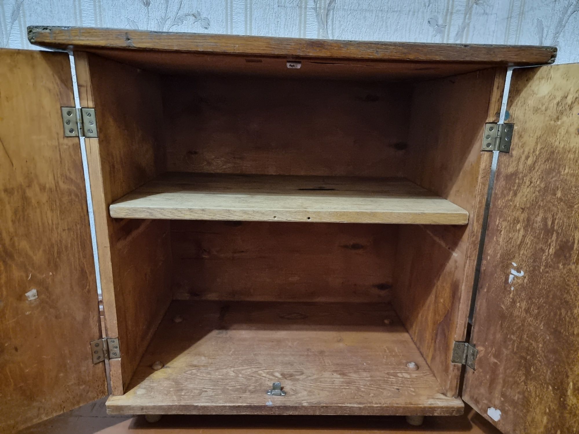 Продам тумбочку из натурального дерева