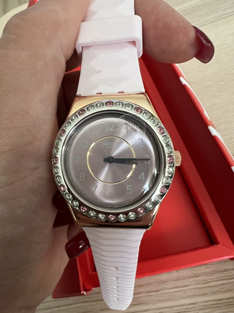Zegarek Swatch, damski, pudrowy róż