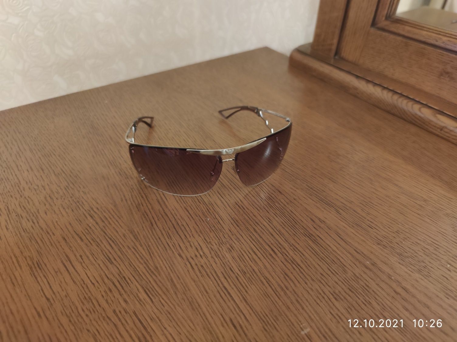Солнцезащитные очки Армани оригинал.