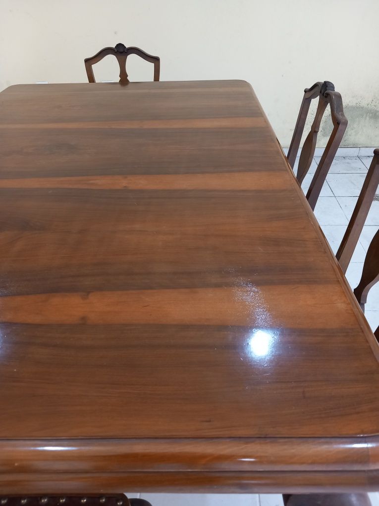 Mesa de  jantar.