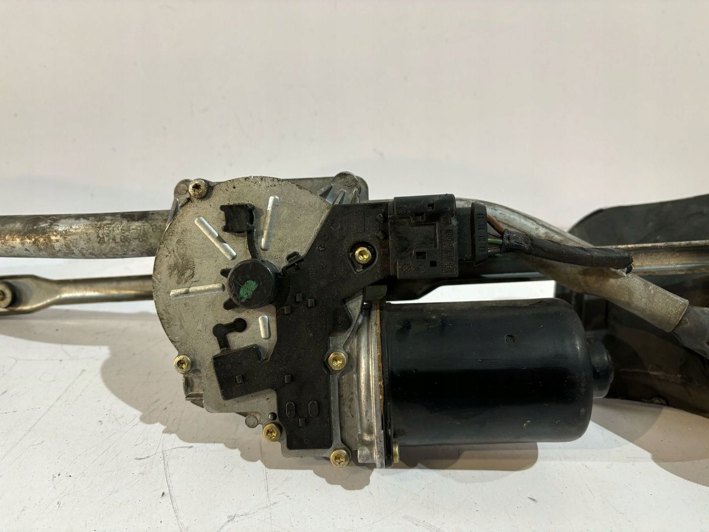 BMW E60 E61 E63 E64 mechanizm wycieraczek   16941