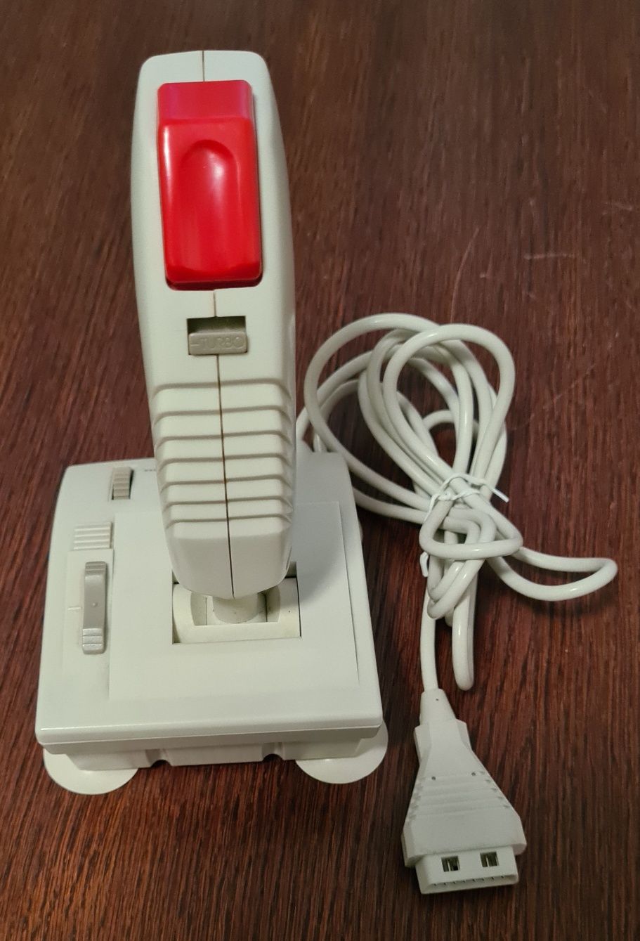 Joystick Avenger PRO QS-203AE - dla kolekcjonera lata '90