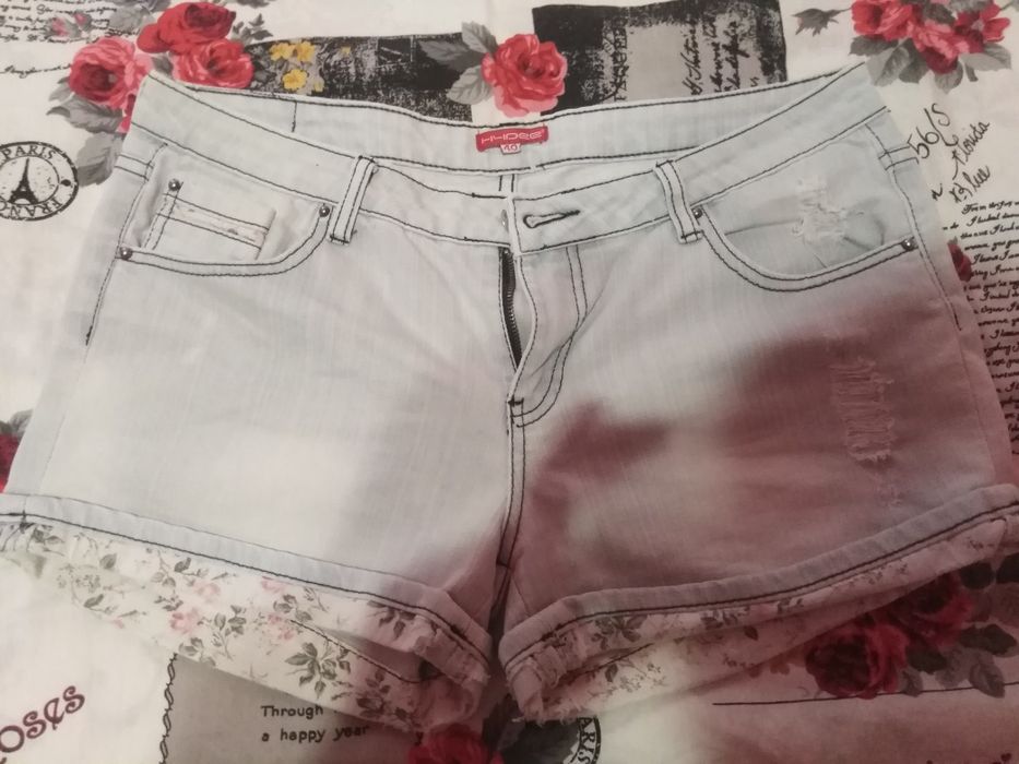 Жіночі джинові шорти