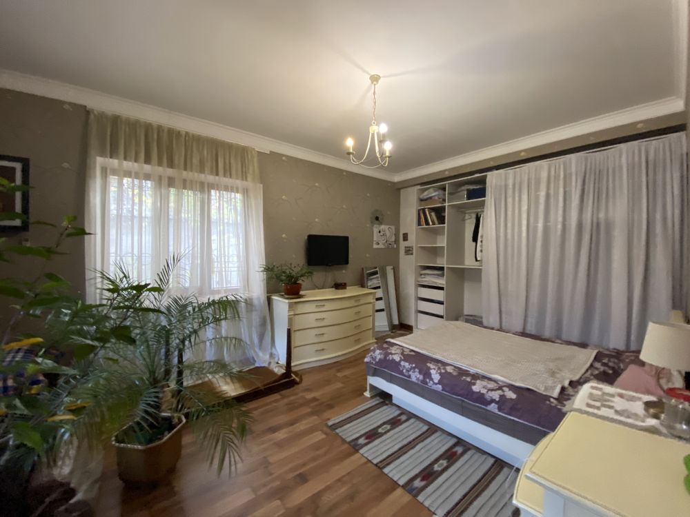 Продаю дом 160м2 в самом центре, возле ресторана Скорини