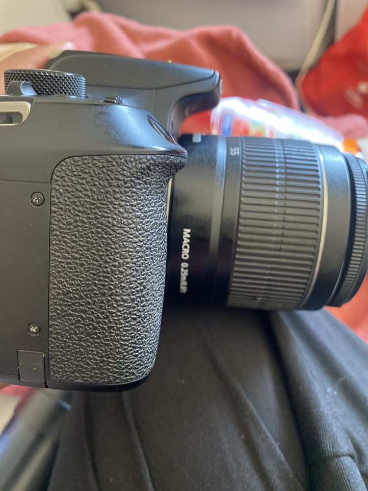 Canon EOS 1300D,