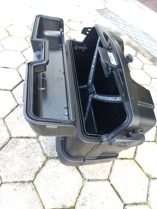 Mala ou top case  GIVI trekker 46 L