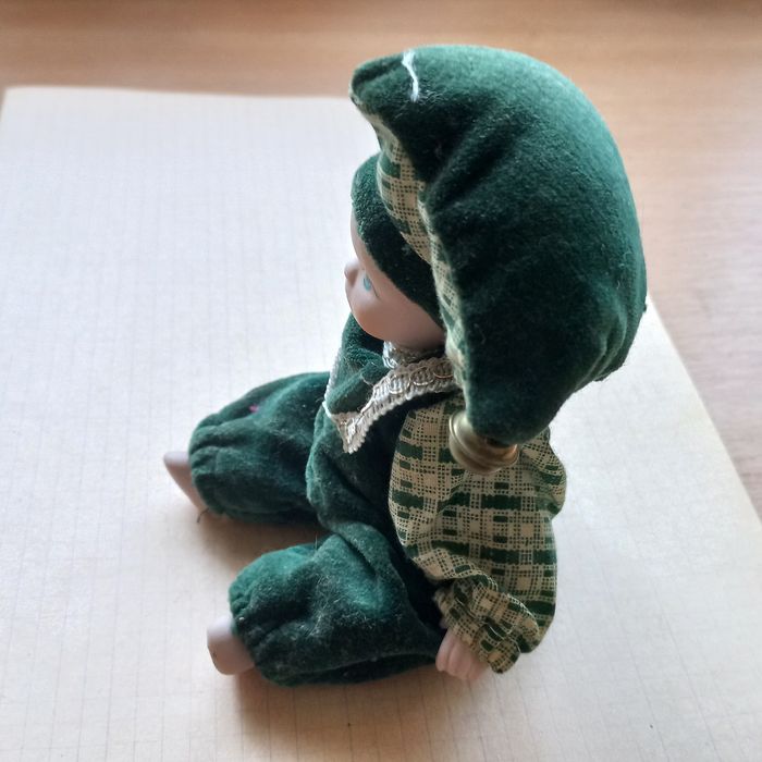 Порцелянова лялька