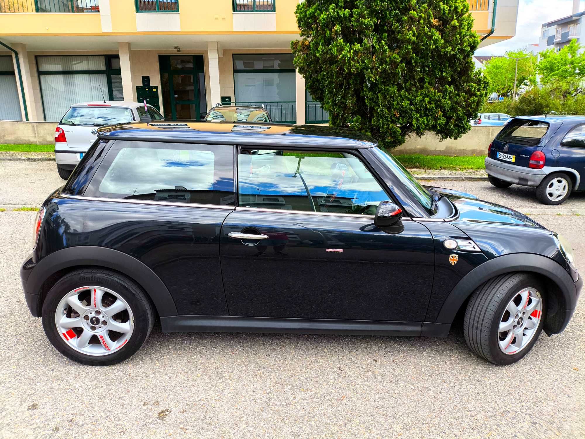 MINI ONE lindo 3 bem estimado.