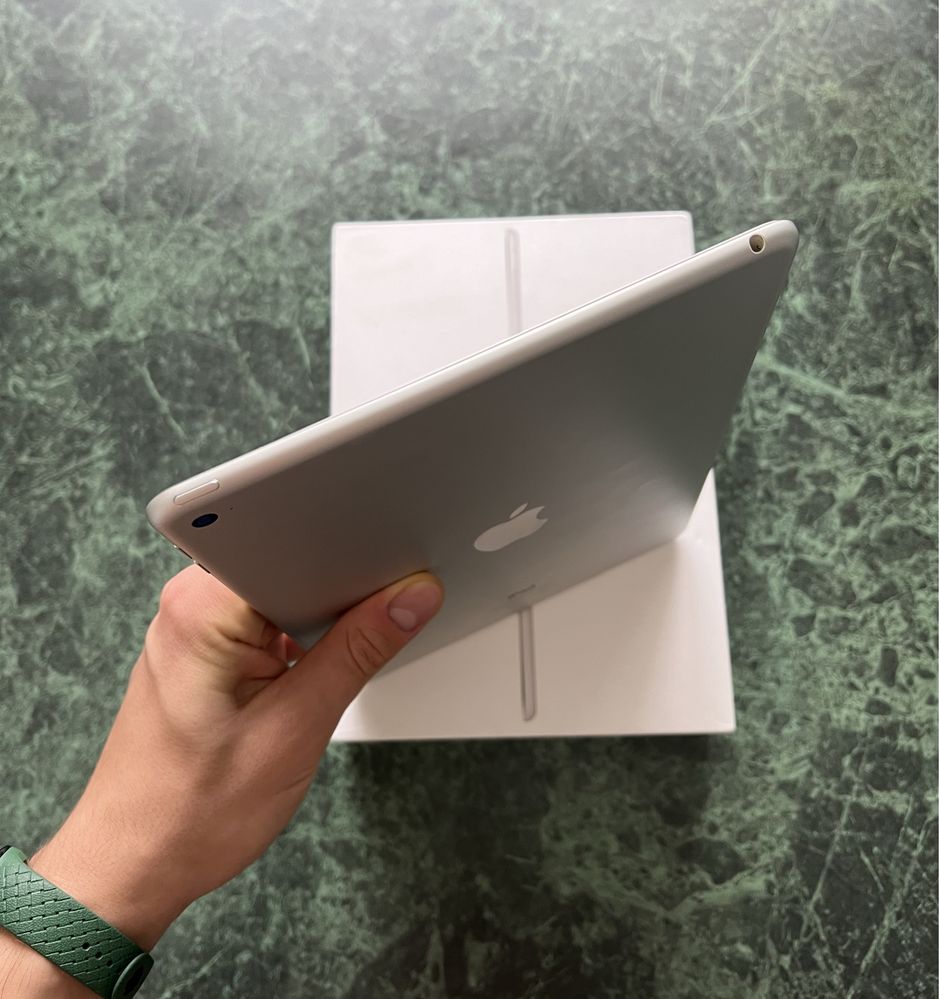 iPad Air 2 16gb Гарний стан + Стилус в Подарунок
