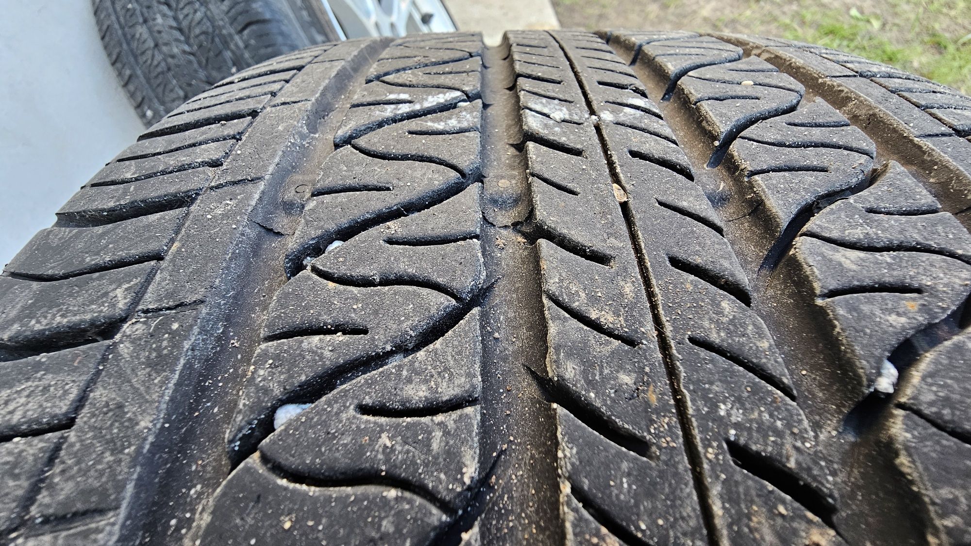 Комплект колес Continental Pro Contact 255/45 R19  на Tesla Y 21 року.