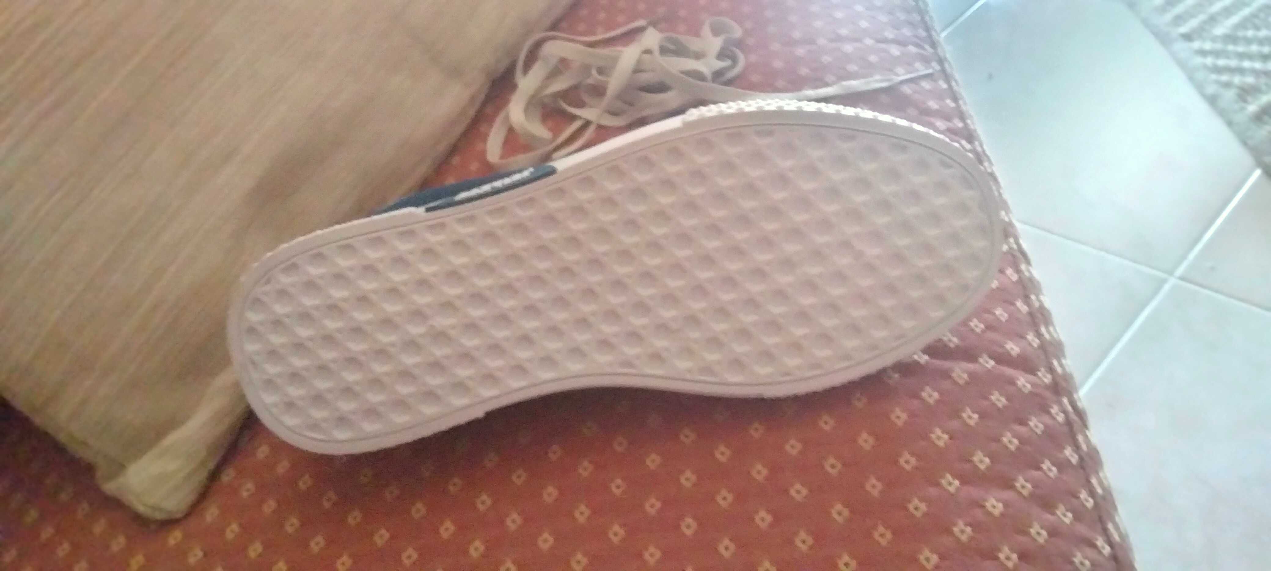 Tenis para caminhada novos