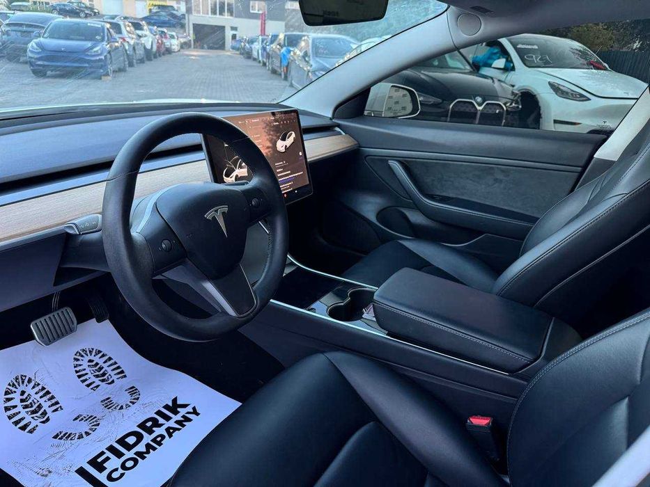 Tesla Model 3 SR RWD 2020