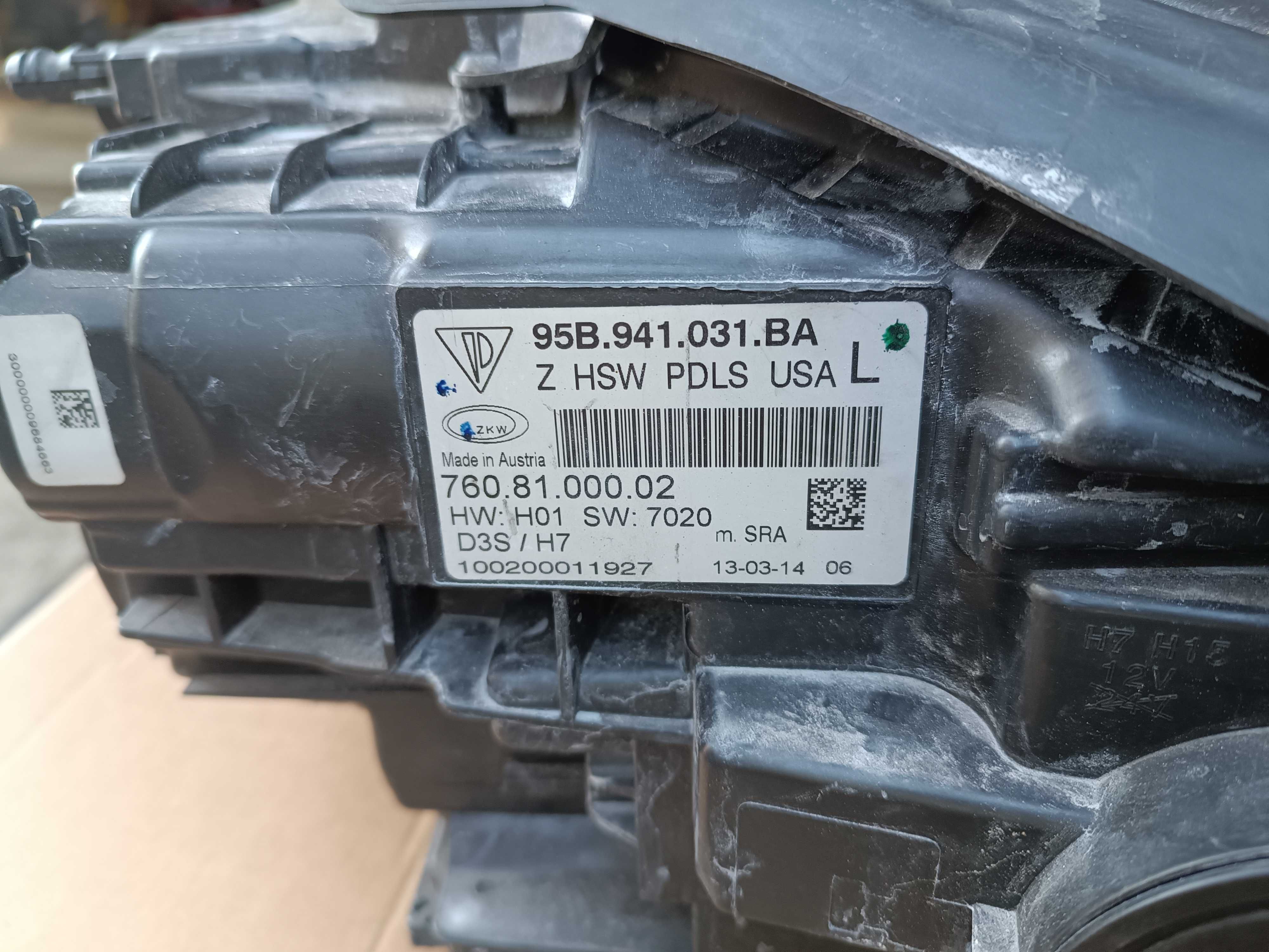 Lampa prawa lewa Porsche macan USA ładna kompletna