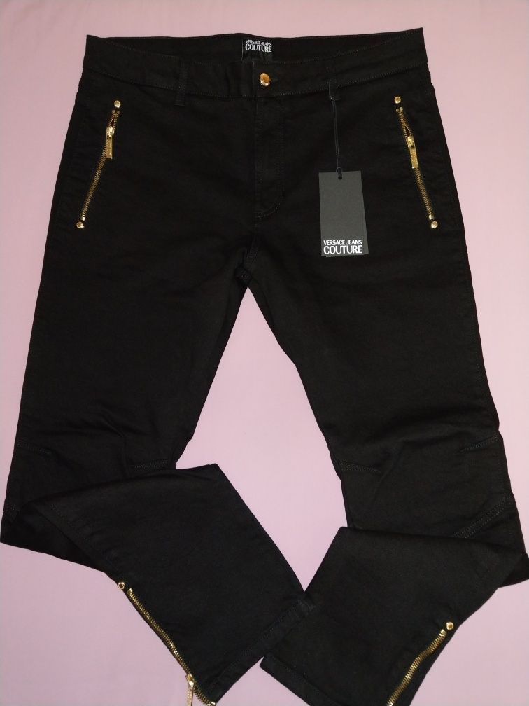 Wyprzedaż spodnie męskie Versace Jeans Couture.