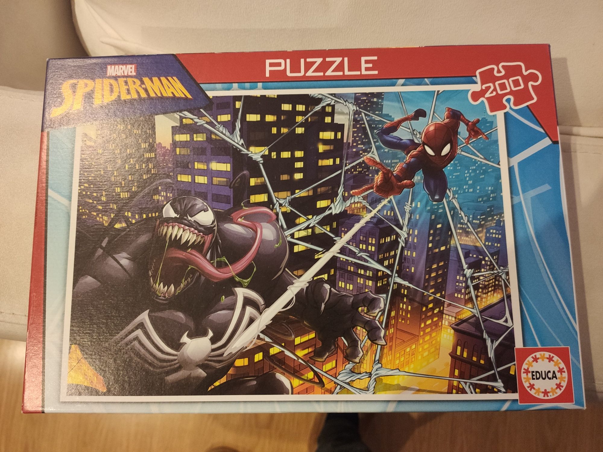 Puzzle Spiderman com 200 peças