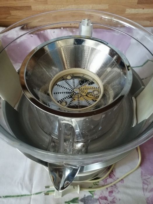 Соковыжималка TEFAL EleaDuo электро центробежная,универсальная.компакт