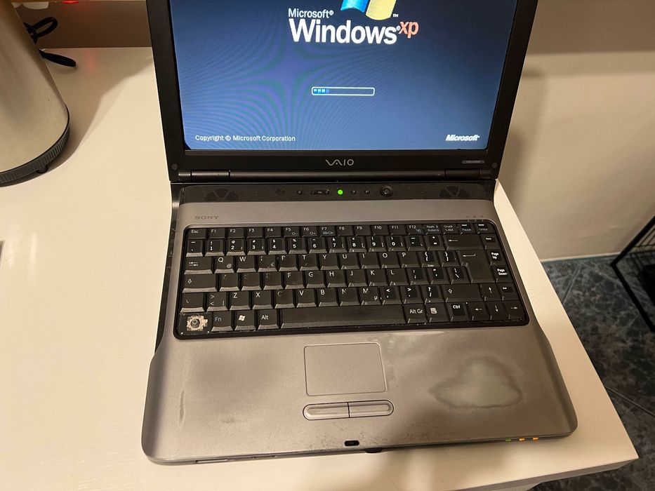 Sony Vaio PCG-8Q8M, sprawny, bateria trzyma, idealny do retro gier