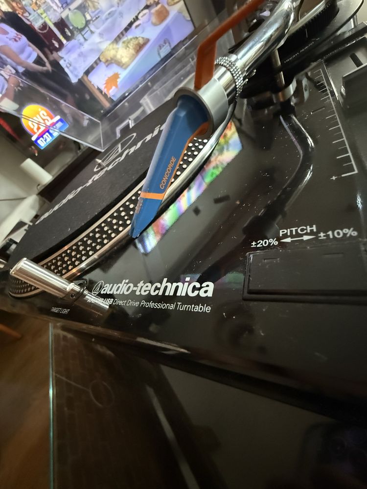 Gramofon audio-technica 3 wkladki karton plus kable