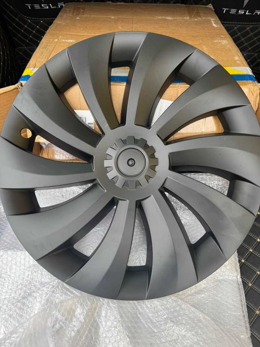 Продам ковпаки на колеса Tesla Model Y