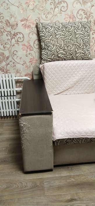 Диван б/у  в хорошем состоянии