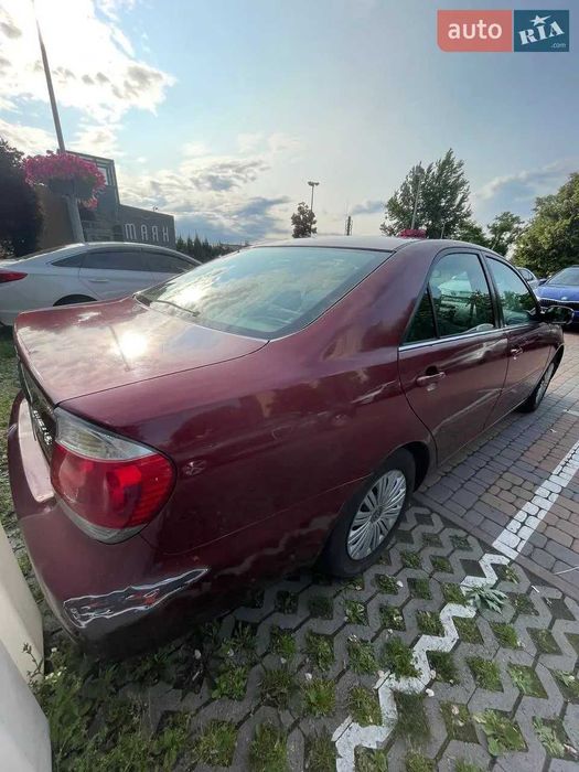 Автомобиль  Тойота