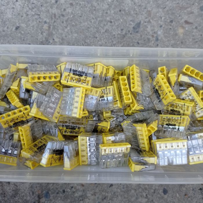 Продам зеднувач провоів ,Vago.